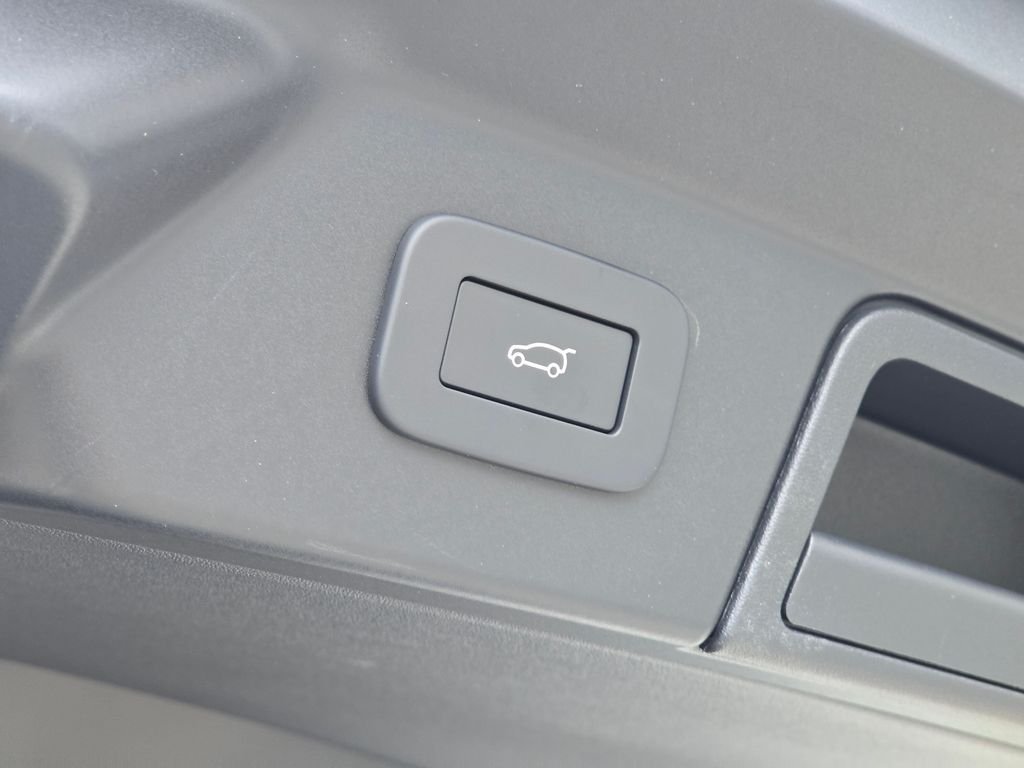 New 2026 Arroios Grey LAND ROVER P250 Base image 11