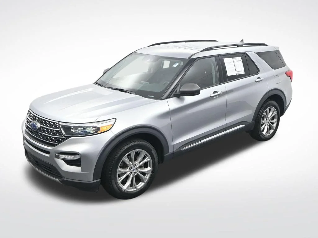 Certified Used 2023 Silver Metallic Ford XLT image 23