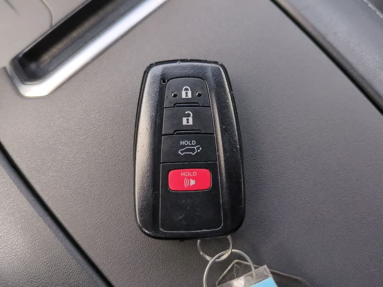 Used 2023 Wind Chill Pearl Toyota XLE image 29