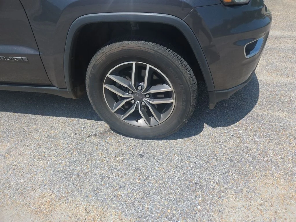 Used 2020 Gray Jeep Limited image 26