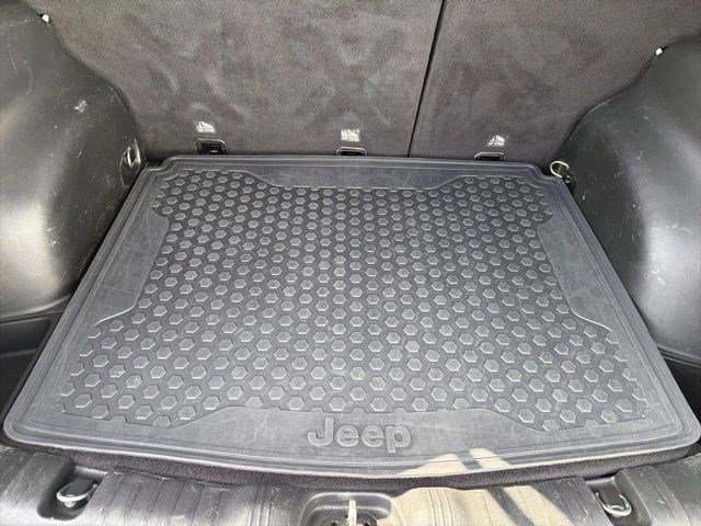 Used 2018 White Clearcoat Jeep Altitude image 17