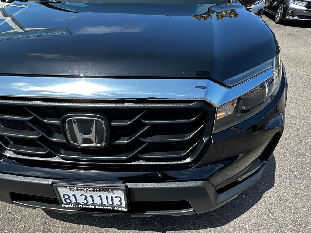 Used 2023 Crystal Black Pearl Honda RTL image 5