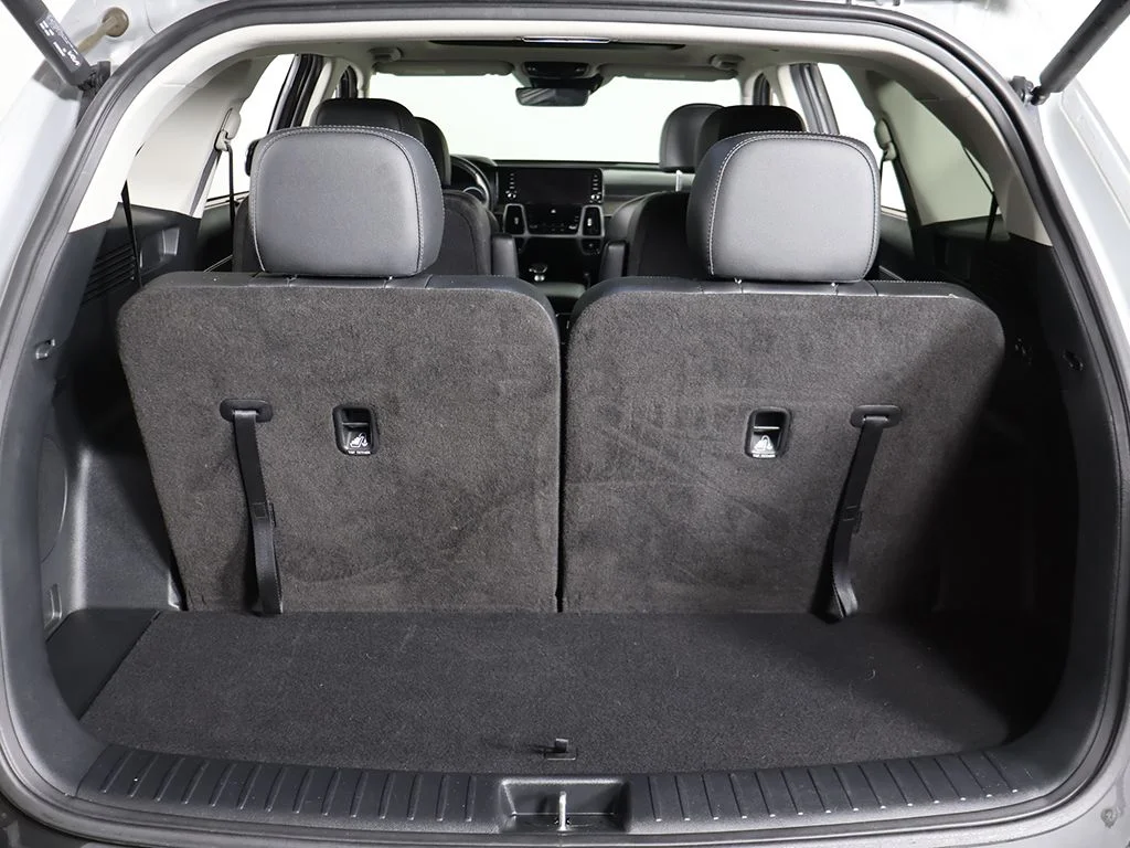 Used 2023 Gray Kia X-Line SX Prestige image 22