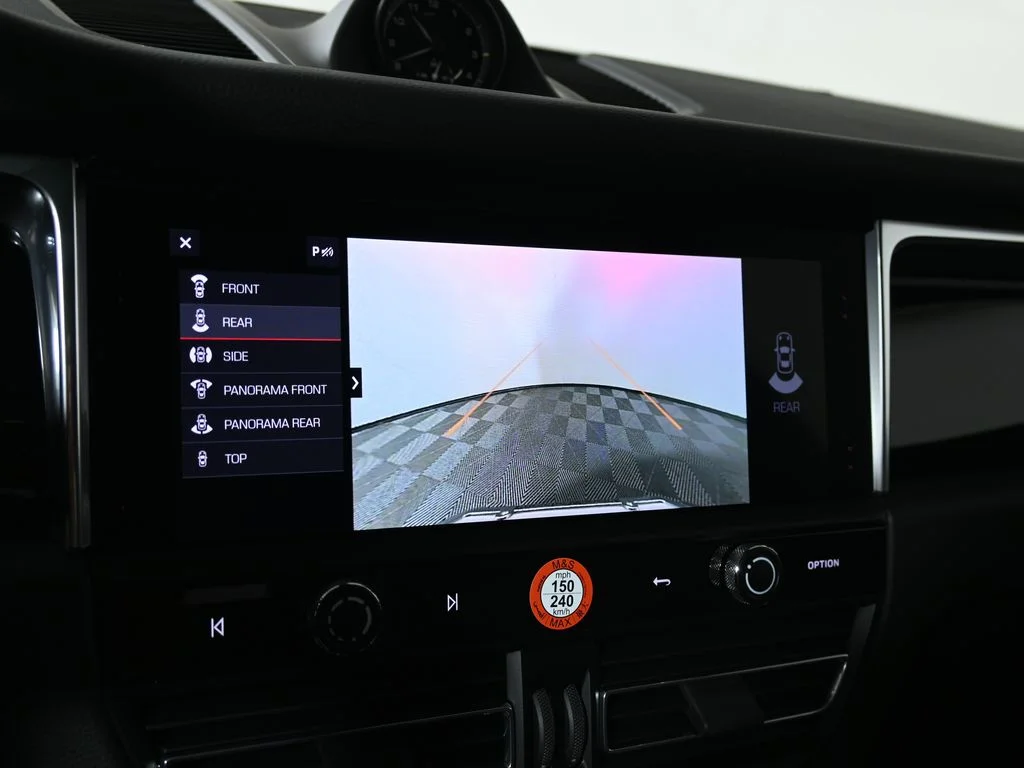 2026 Porsche Macan T - Photo 28