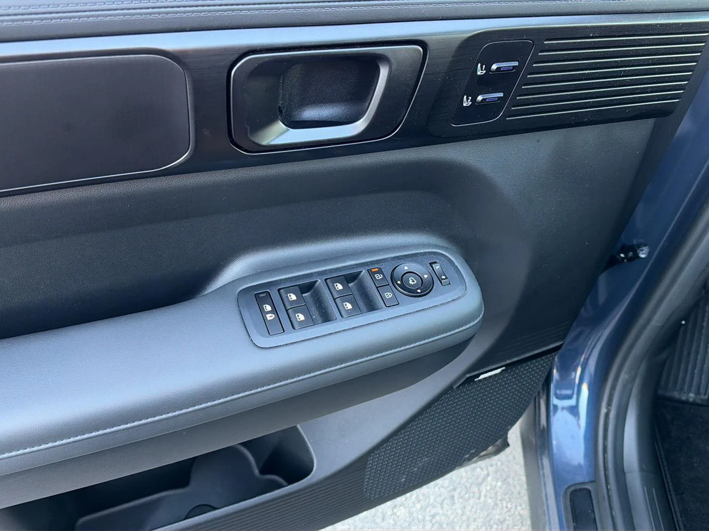 Used 2025 Atlantis Blue Hyundai Calligraphy image 20