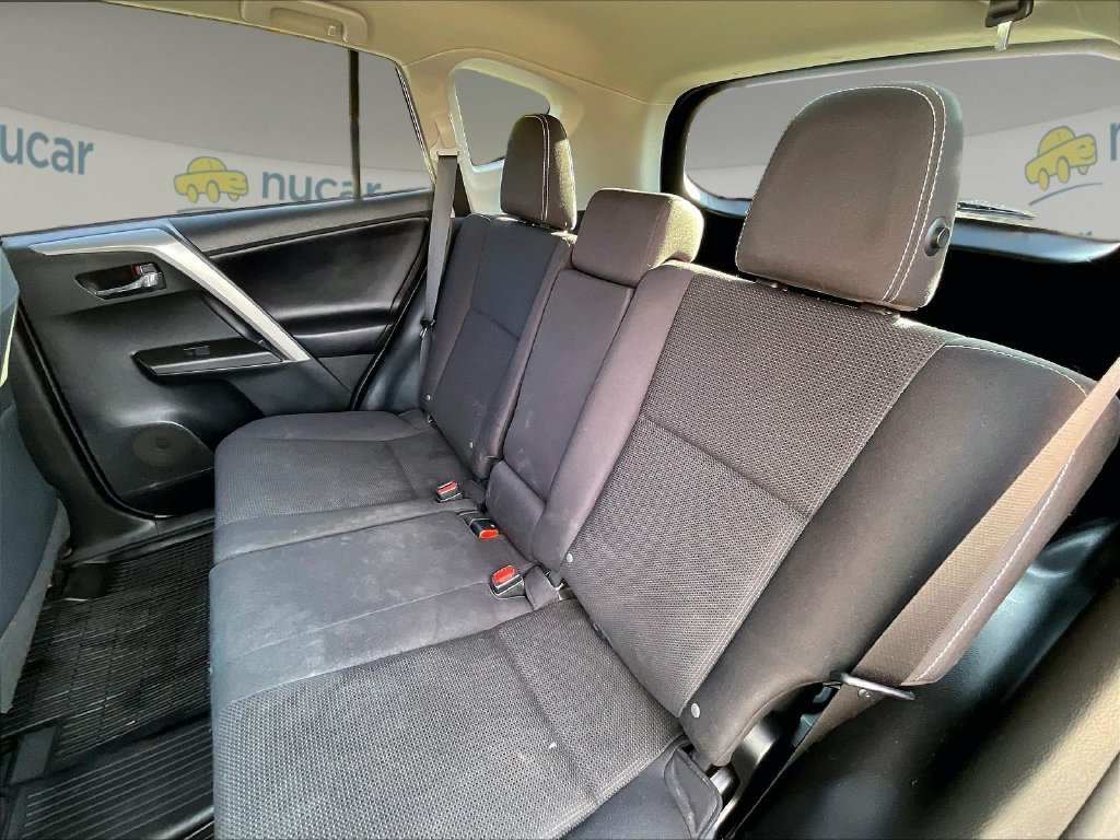 Used 2018 Black Toyota XLE image 14