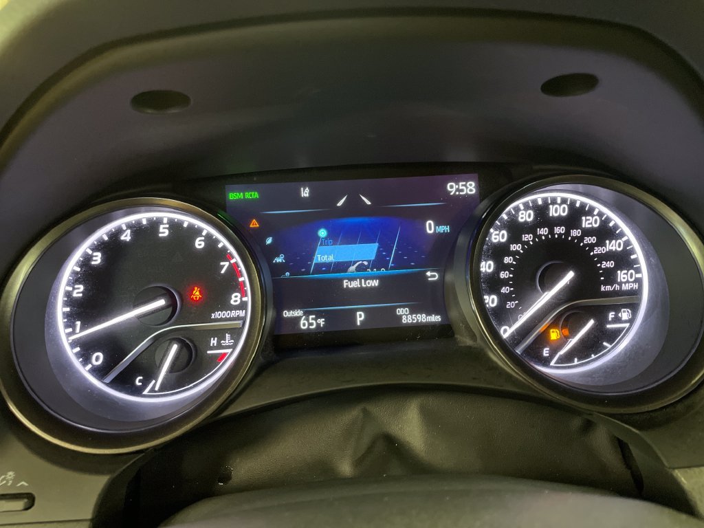 Used 2021  Toyota SE image 24
