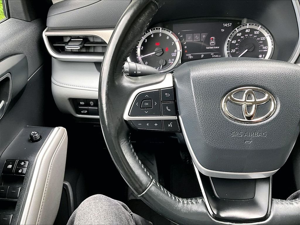 Used 2023 Beige Toyota XLE image 24