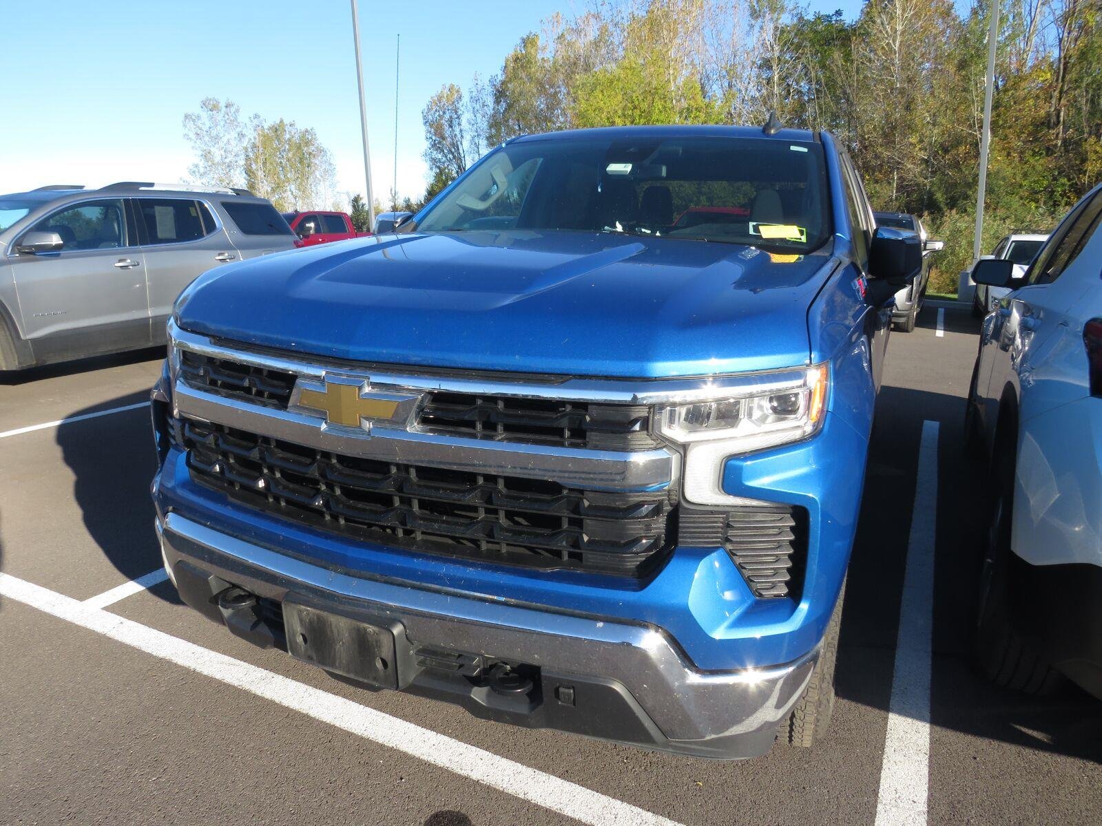 Used 2022 Glacier Blue Metallic Chevrolet LT image 6