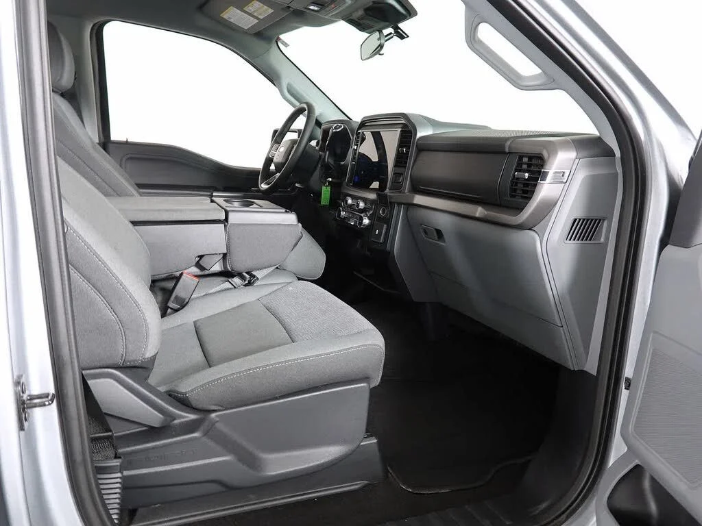 Used 2025 Silver Metallic Ford XLT image 14