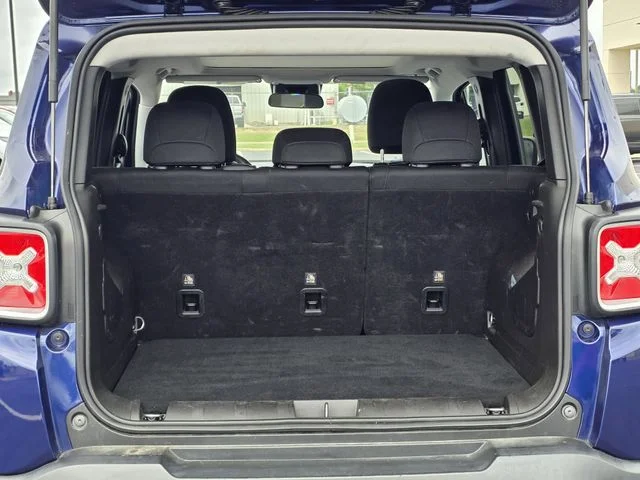 Certified Used 2021 Jetset Blue Clearcoat Jeep Latitude image 29