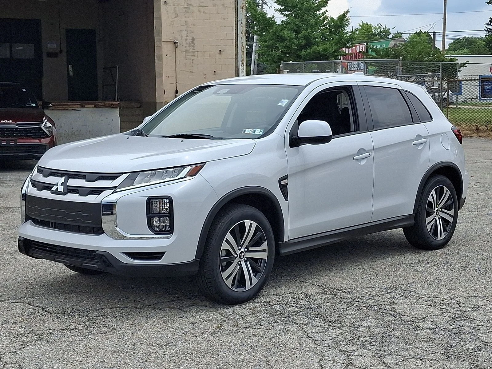 New 2026 White Mitsubishi 2.0 ES image 7