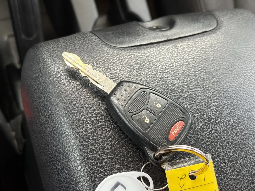 Used 2018 Gray Jeep Unlimited Sport image 33