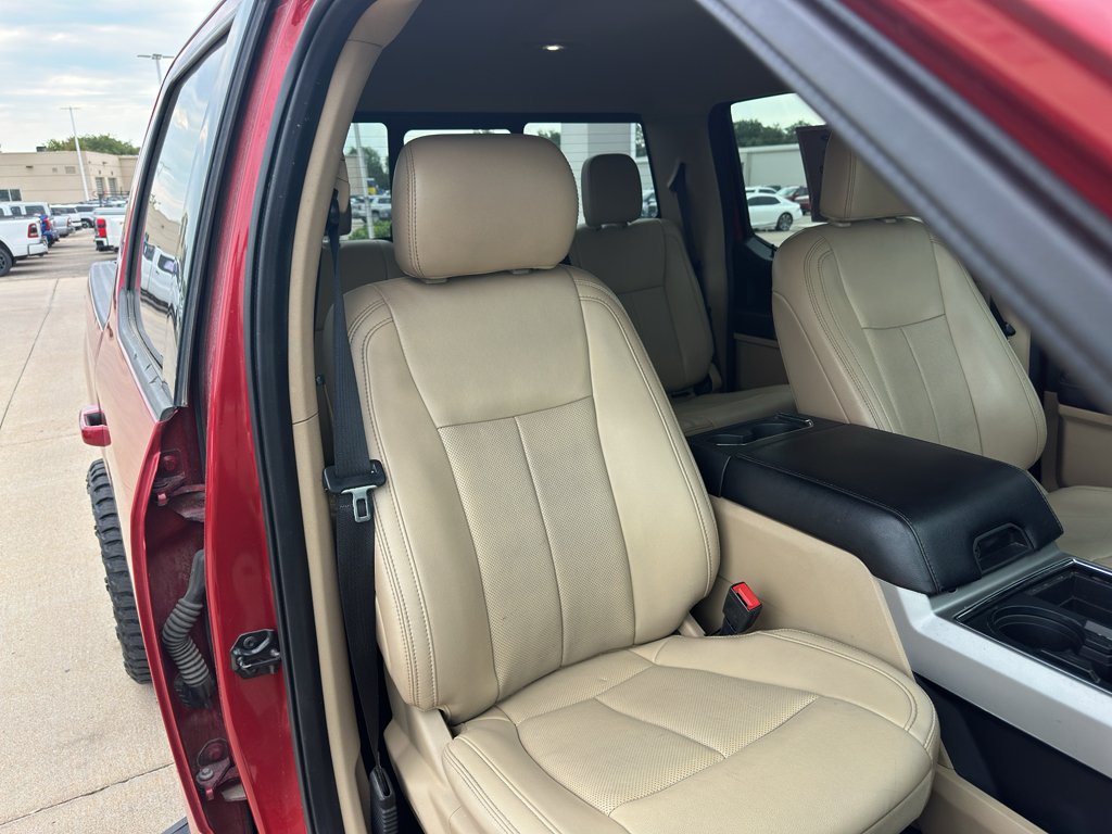 Used 2021 Rapid Red Metallic Tinted Clearcoat Ford LARIAT image 33