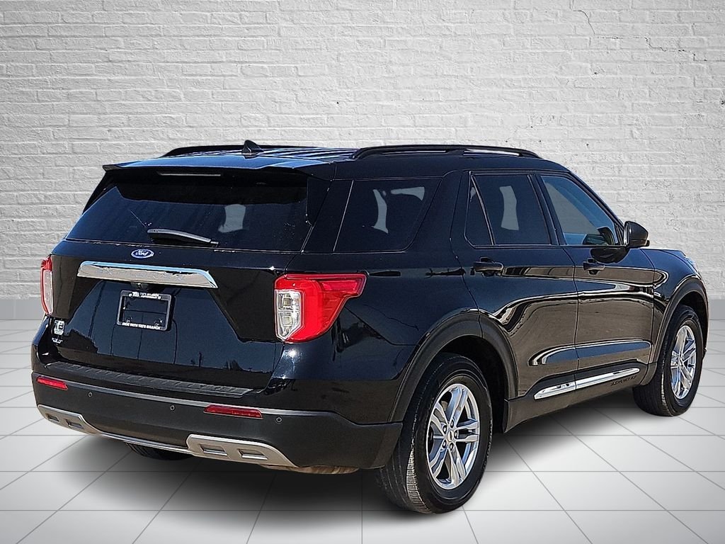Used 2023 Black Ford XLT image 4