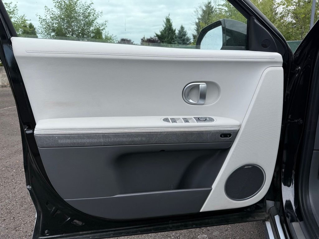 Used 2023 Abyss Black Hyundai Limited image 18