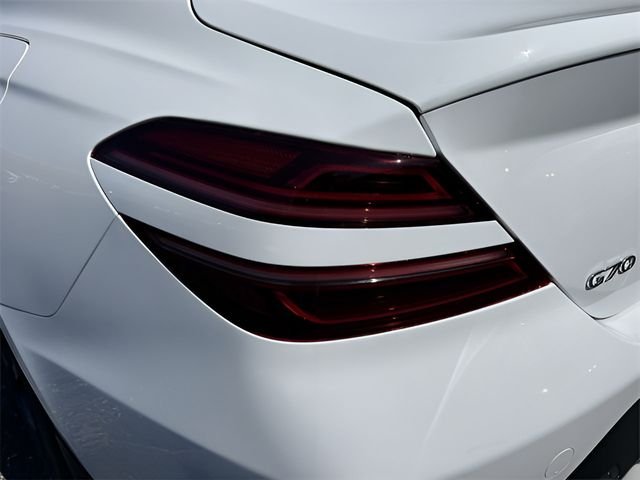 New 2026 White Genesis 3.3T Sport Prestige image 16