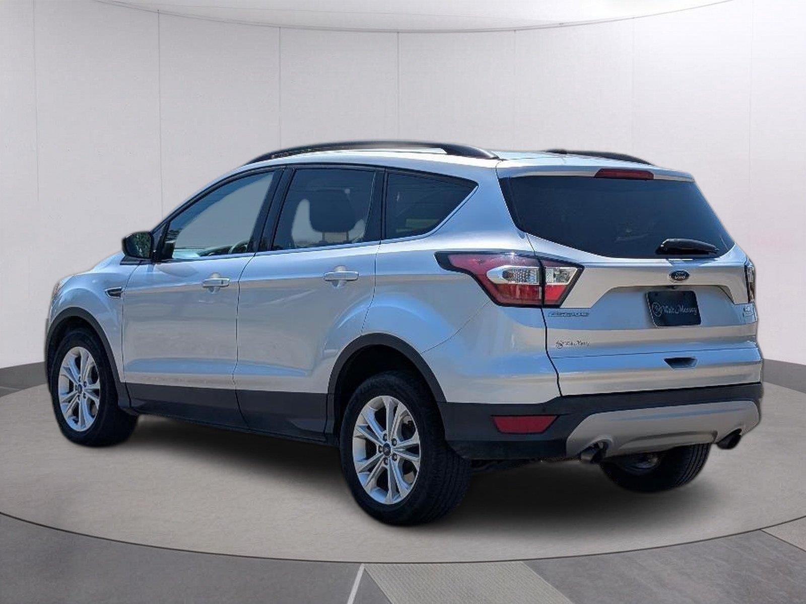 Used 2017 Ingot Silver Ford SE image 3