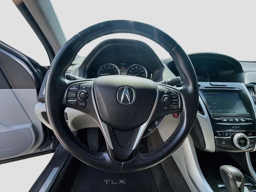 Used 2018  Acura 2.4L image 11