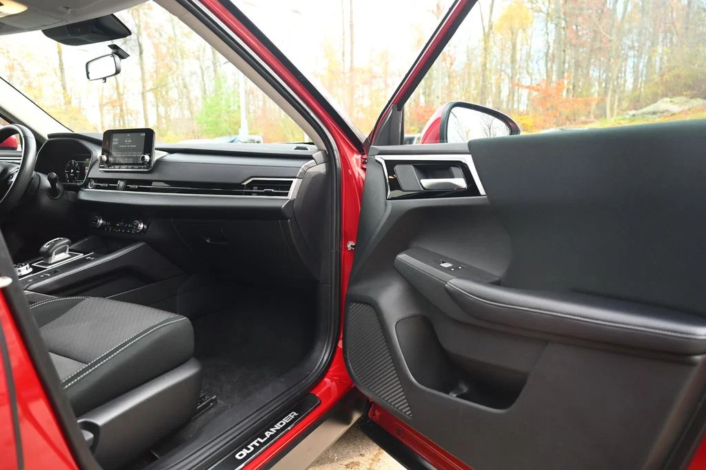 Used 2024 Red Mitsubishi ES image 46