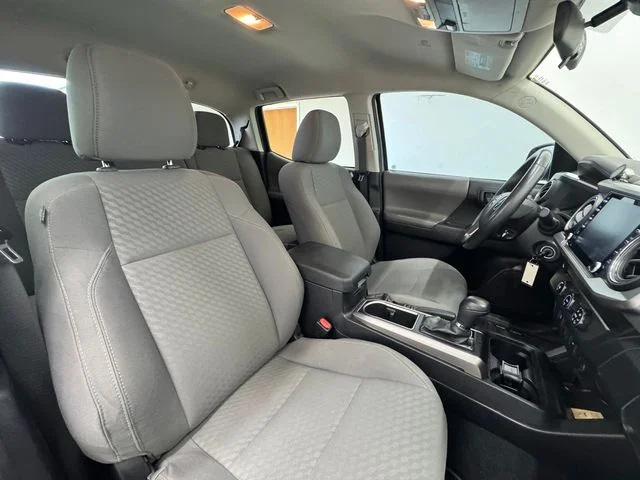 Used 2020 Cement Toyota SR5 image 38