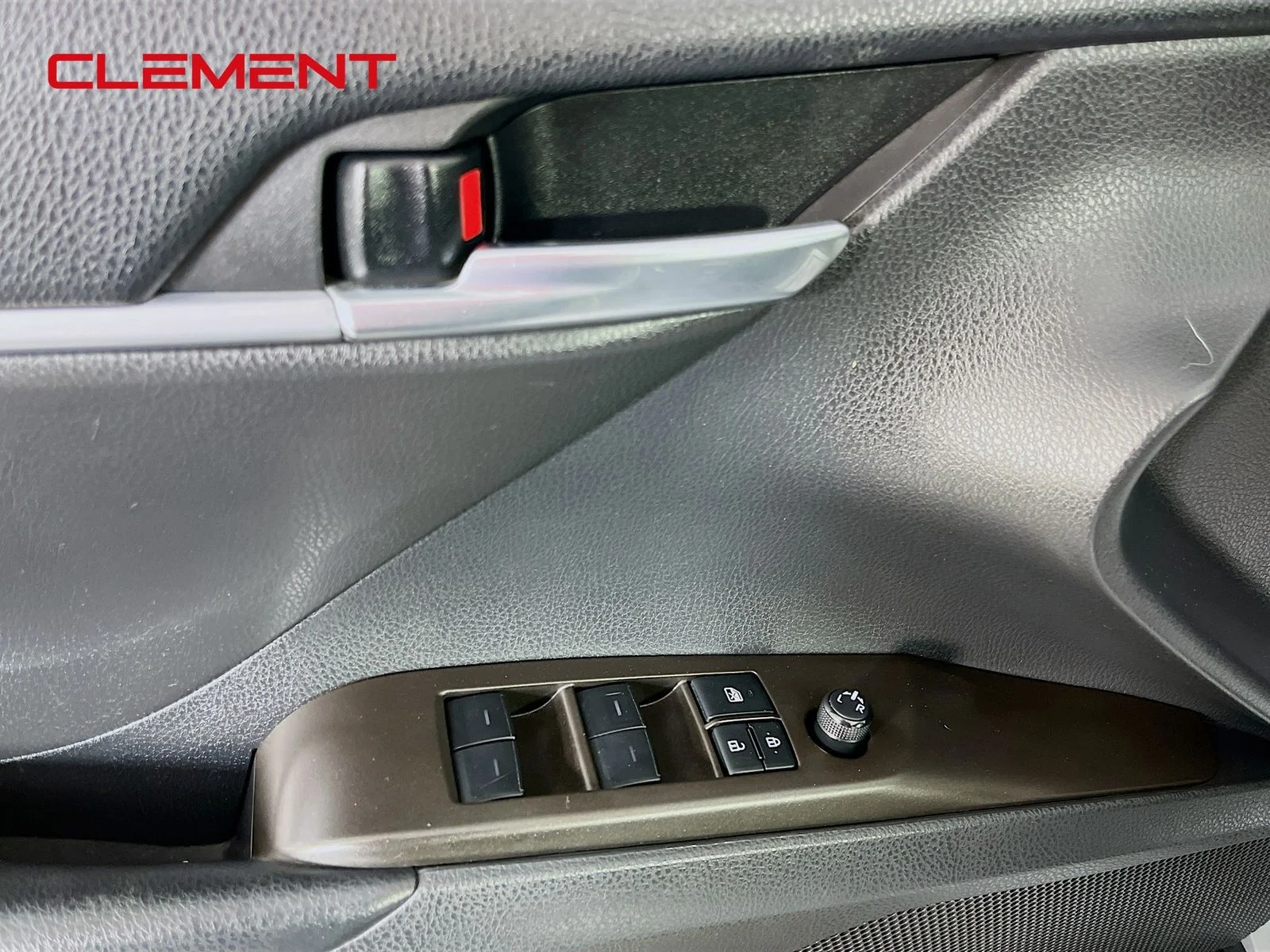 Used 2022 Silver Toyota SE image 22