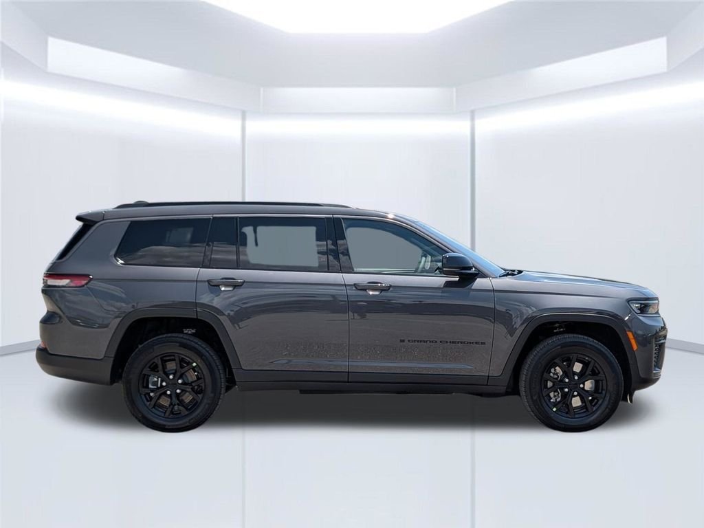 New 2026 Baltic Gray Metallic Clear-Coat Exterior Paint Jeep Altitude image 7
