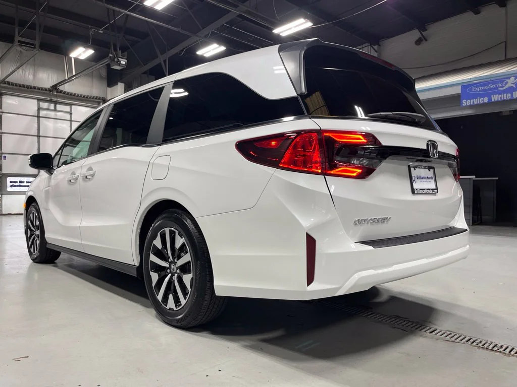 Used 2026 Platinum White Pearl Honda EX-L image 5