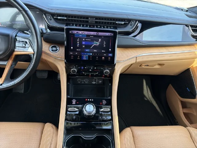 Used 2022 Black Jeep Summit Reserve image 16