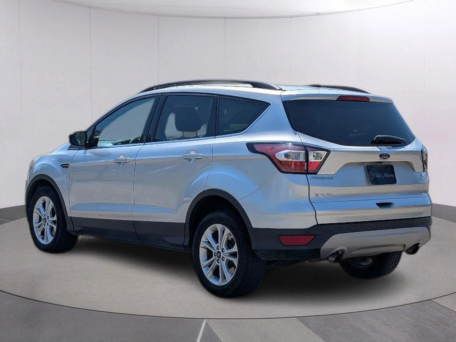 Used 2017 Ingot Silver Ford SE image 3