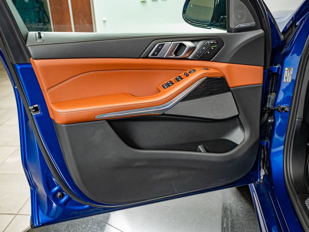 Used 2026 Marina Bay Blue Metallic BMW M60i image 19