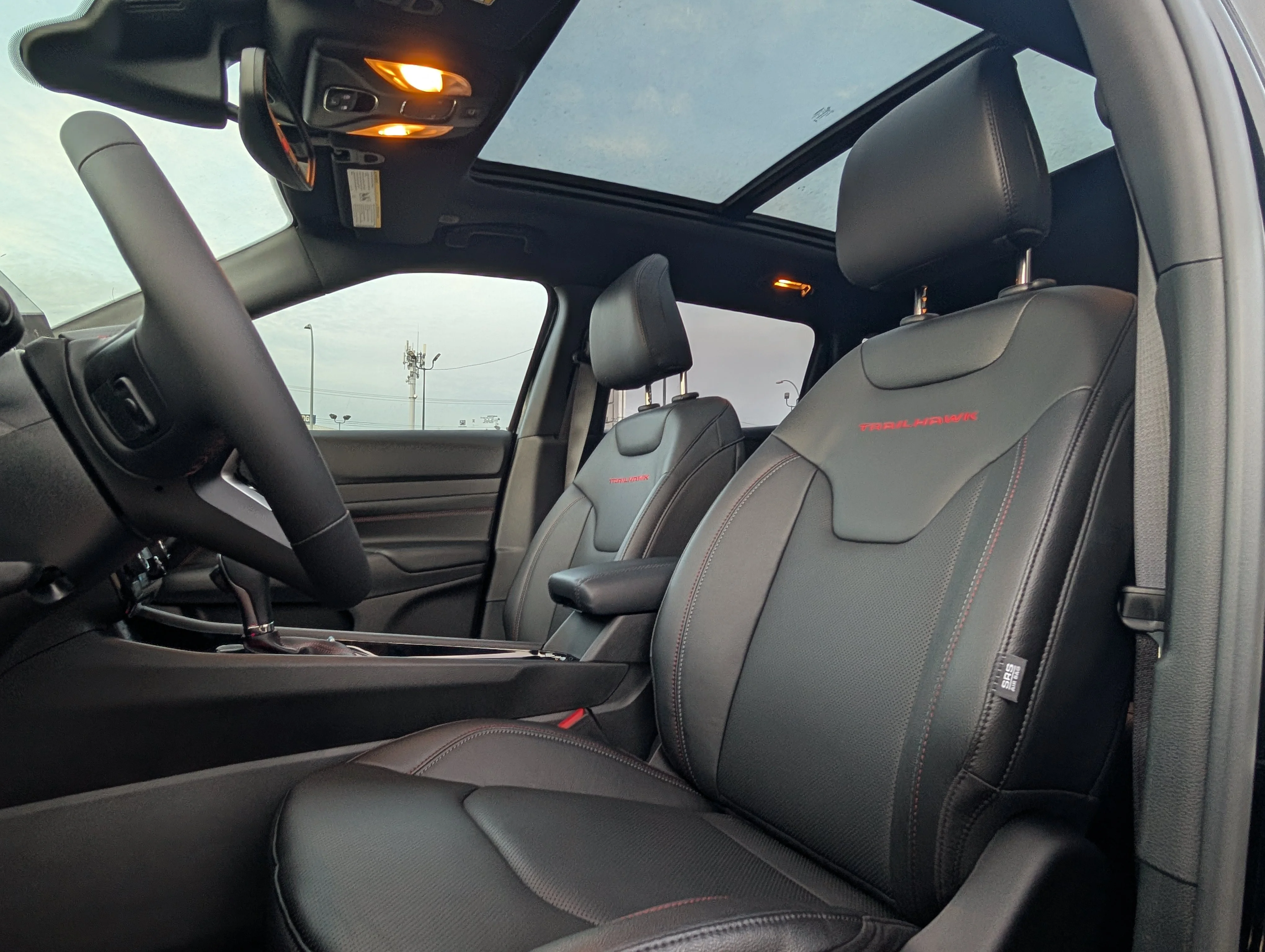 New 2025 Diamond Black Crystal Pearl Jeep Trailhawk Elite image 17