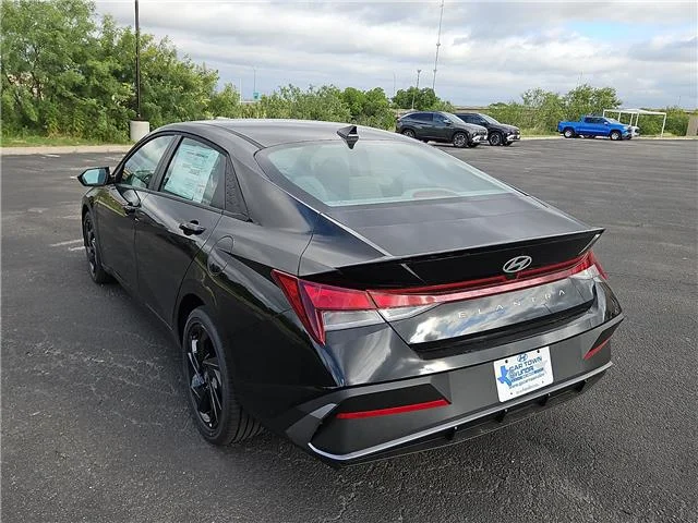 New 2026 Abyss Black Hyundai SEL Sport image 3