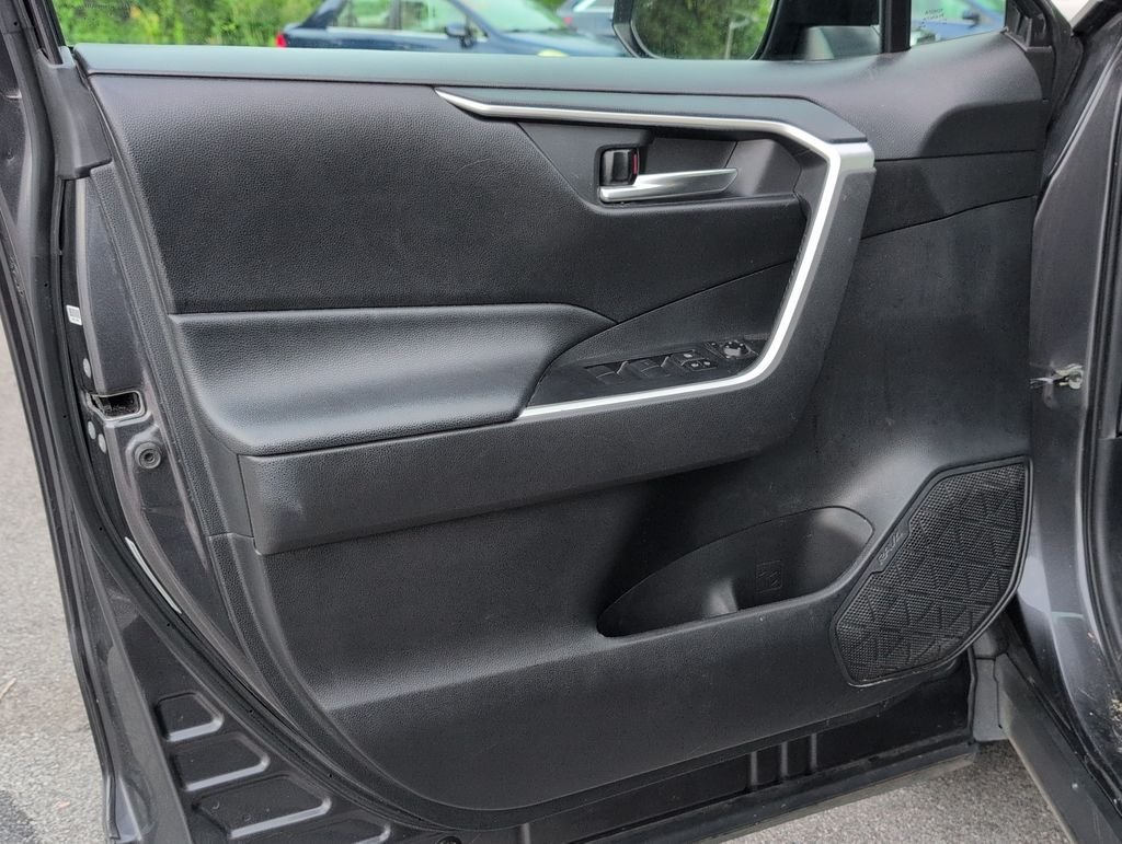 Used 2020 Gray Toyota XLE image 8