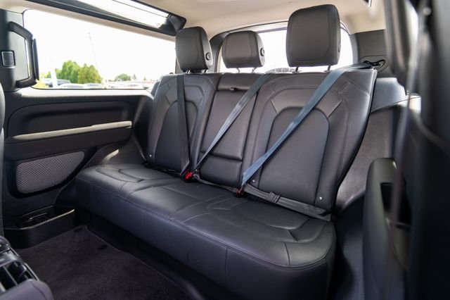 Used 2023 Silver Land Rover S image 33