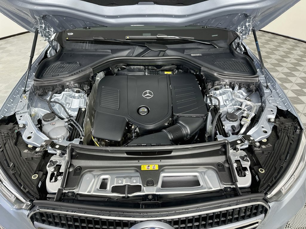 New 2027 Cirrus Silver Metallic Mercedes-Benz GLC 300 image 32