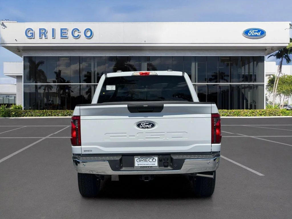 New 2026 Oxford White Ford XLT image 4