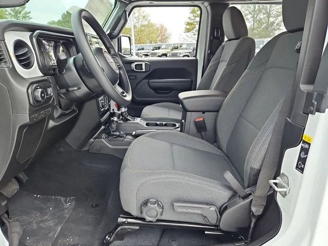 New 2026 Bright White Clear-Coat Exterior Paint Jeep Sport image 6