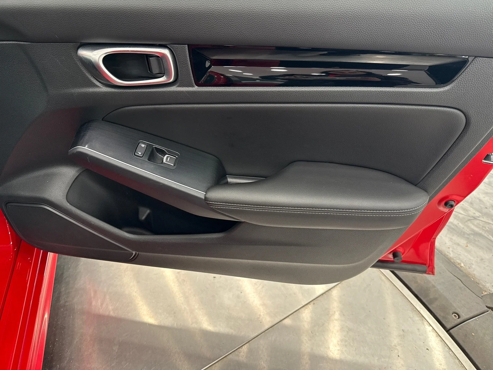 Used 2024 Rallye Red Honda Touring CVT image 48