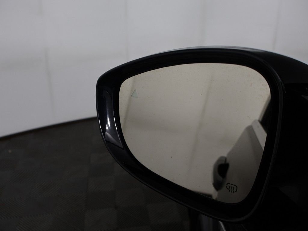 Used 2023 Black Chrysler Limited image 38