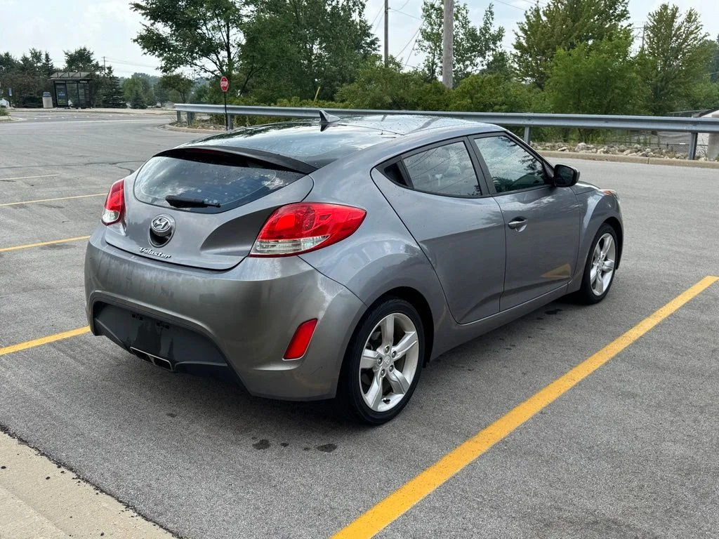 Used 2015 Triathlon Gray Metallic Hyundai Base image 4