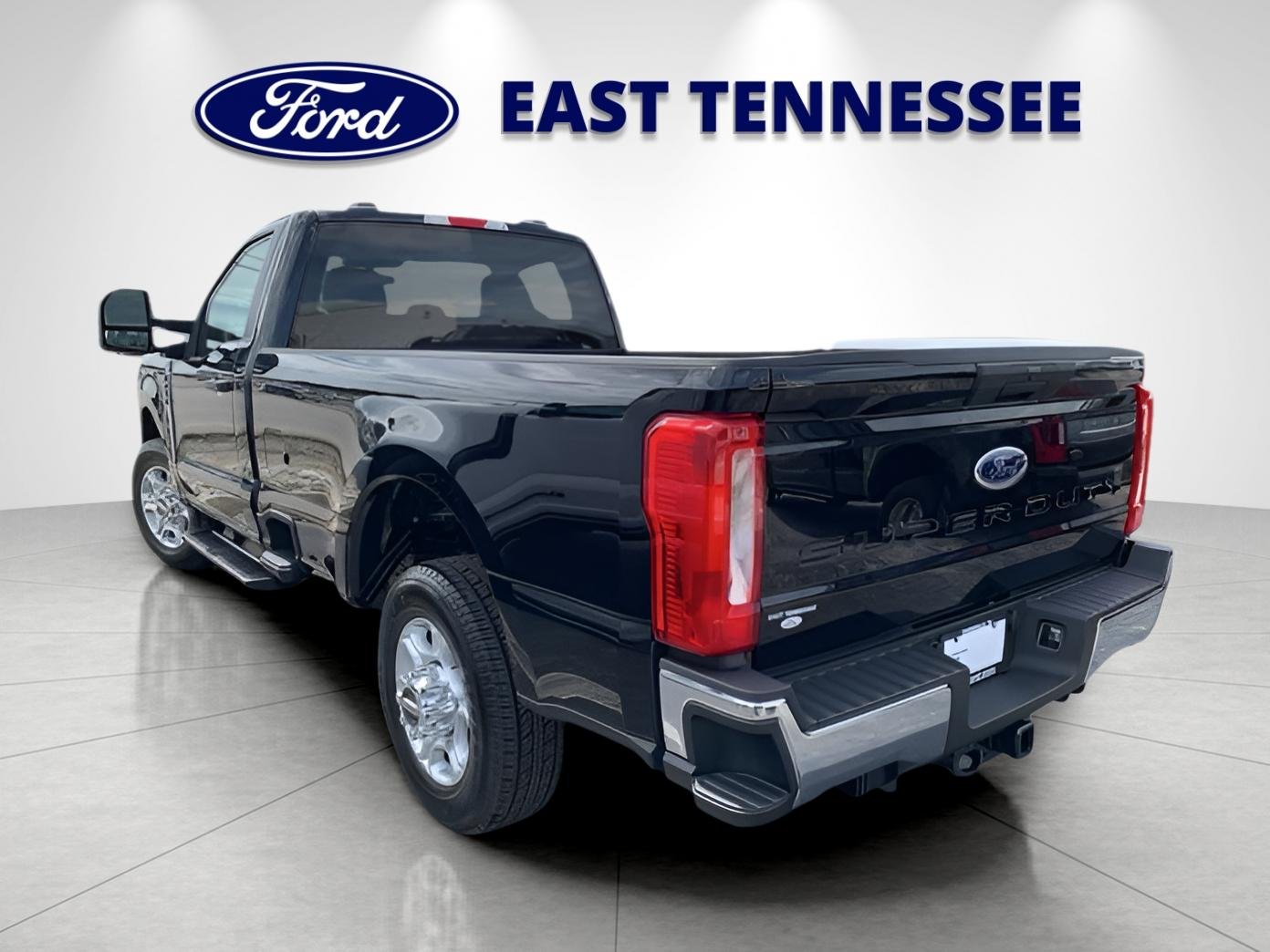New 2026 Agate Black Metallic Ford XLT image 6