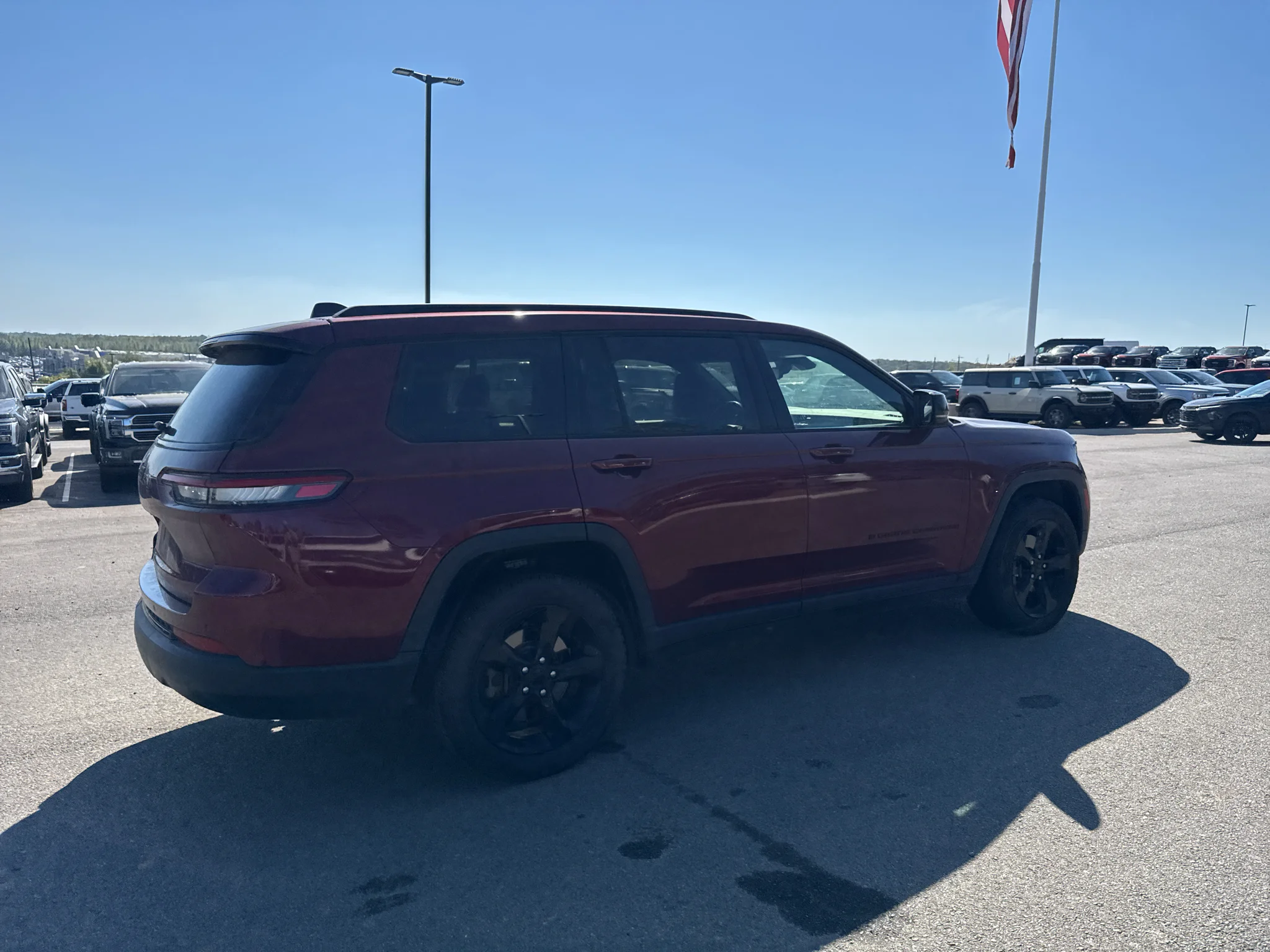 Used 2021 Velvet Red Pearlcoat Jeep Altitude image 8