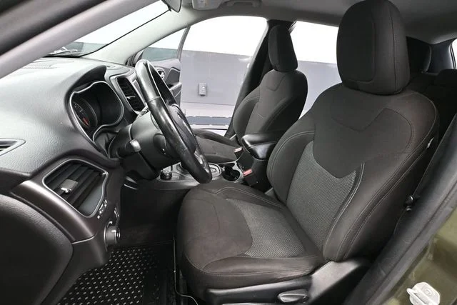 2019 Jeep Cherokee Latitude - Photo 23