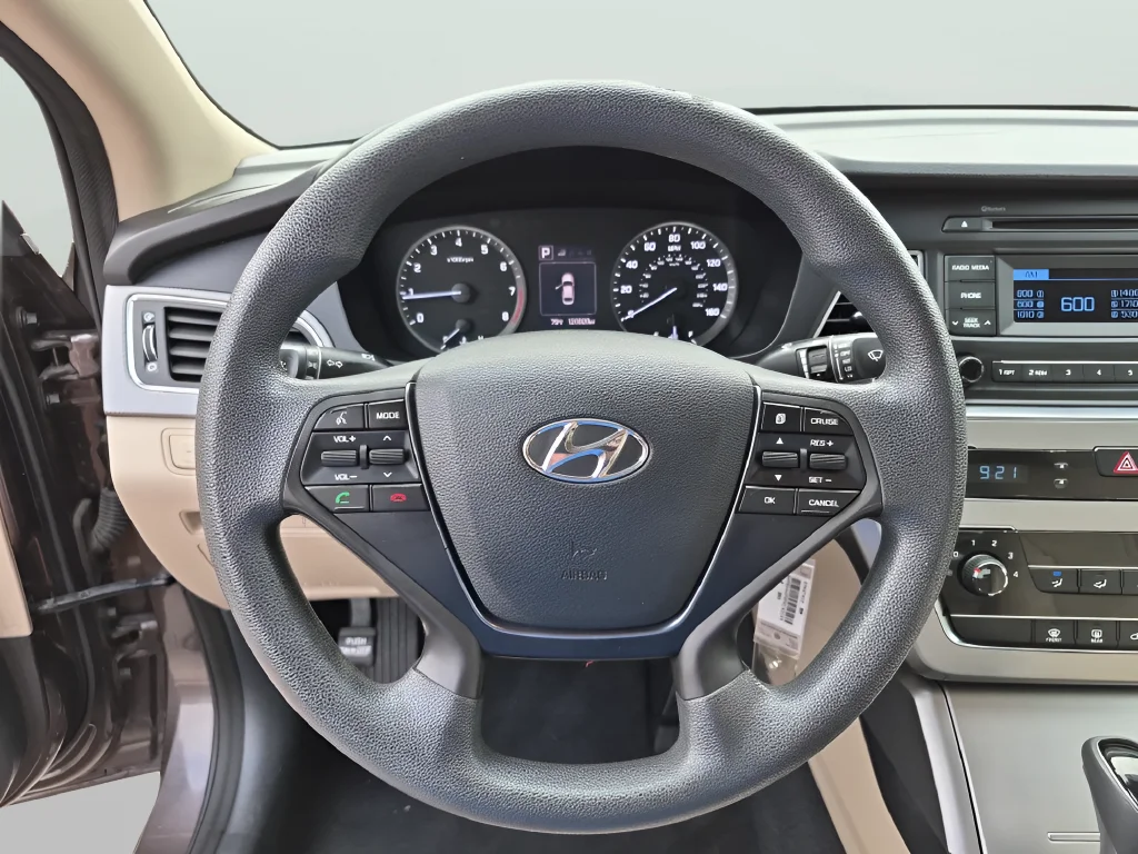 Used 2015 Brown Hyundai SE image 20