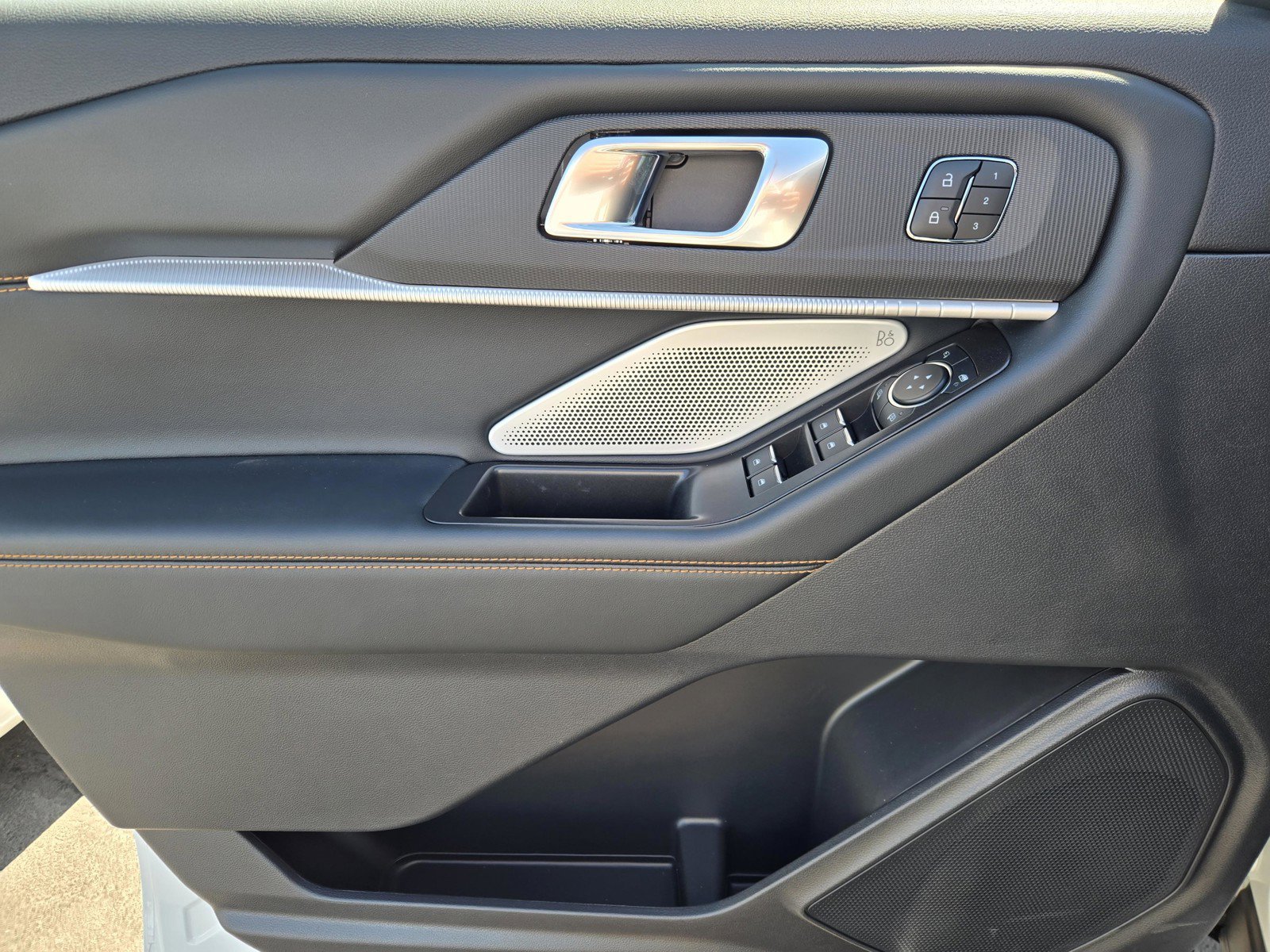 New 2026 Star White Metallic Tri-Coat Ford Tremor® image 10