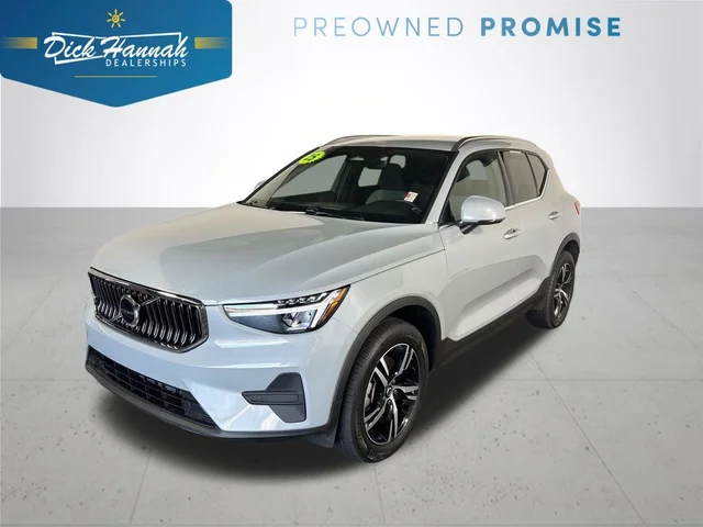 2025 Volvo XC40 B5 Core