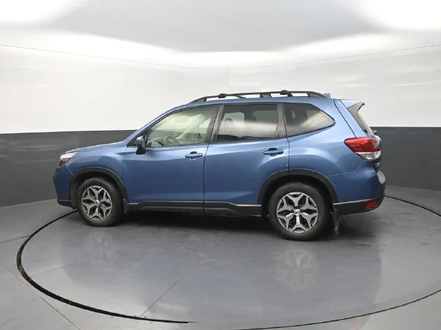 Used 2021 Blue Subaru Premium image 4