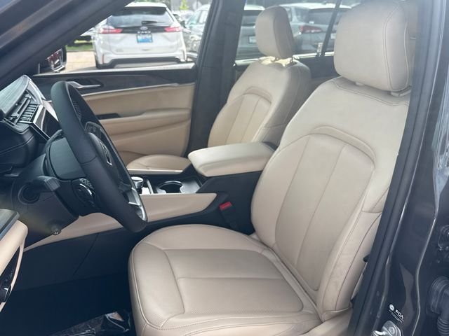 Used 2025 Gray Jeep Limited image 13