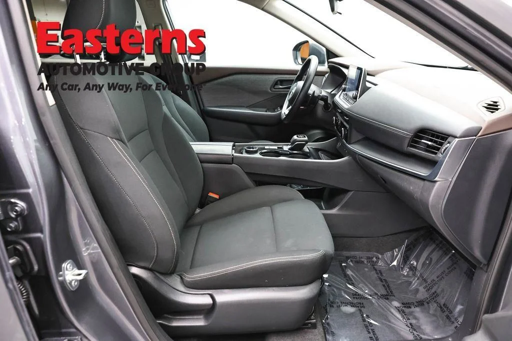 Used 2023 Gray Nissan S image 27